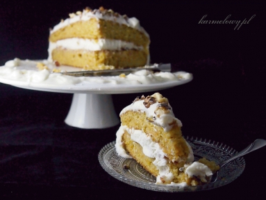 Zdjęcie - 1 urodziny bloga i tort marchewkowy z kardamonem/ Carrot cake with cardamom - Przepisy kulinarne ze zdjęciami
