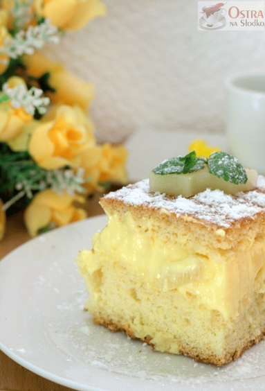Zdjęcie - Ananasowe z kremem budyniowym - Przepisy kulinarne ze zdjęciami