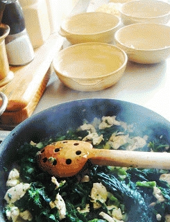 Zdjęcie - Zapiekanki z makaronu, z kurczakiem, szpinakiem, serem rokpol i sosem beszamelowym - Przepisy kulinarne ze zdjęciami