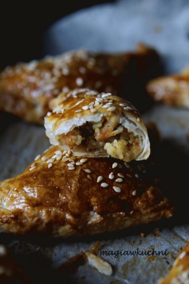 Zdjęcie - Rożki francuskie z kuskusem i łososiem - Przepisy kulinarne ze zdjęciami