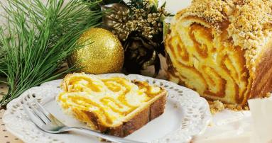 Zdjęcie - Drożdżówka z serkiem, morelami i kruszonką/Apricot cream cheese babka with streusel - Przepisy kulinarne ze zdjęciami