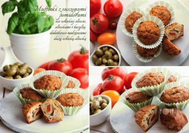 Zdjęcie - Muffinki z suszonymi pomidorami we włoskiej oliwie, oliwkami i bazylią,  dodatkowo nadziewane dużą włoską oliwką - Przepisy kulinarne ze zdjęciami
