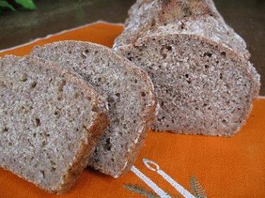 Zdjęcie - Chleb pełnoziarnisty pszenny z polentą - Przepisy kulinarne ze zdjęciami