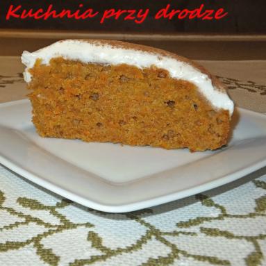 Zdjęcie - Ciasto marchewkowe pod pierzynką - Przepisy kulinarne ze zdjęciami