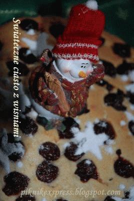 Zdjęcie - Świąteczne ciasto z wiśniami - Przepisy kulinarne ze zdjęciami