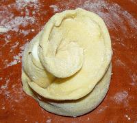 Zdjęcie - Drożdżówki z serem i kruszonką - Przepisy kulinarne ze zdjęciami