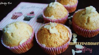 Zdjęcie - Muffiny z marcepanem - Przepisy kulinarne ze zdjęciami