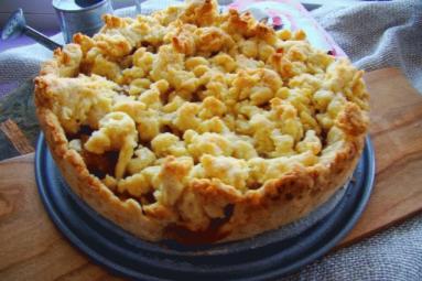 Zdjęcie - Mega kruche ciasto z śliwkami i jabłkami - Przepisy kulinarne ze zdjęciami