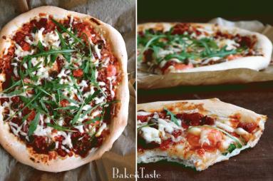 Zdjęcie - Pizza na cienkim spodzie - Przepisy kulinarne ze zdjęciami