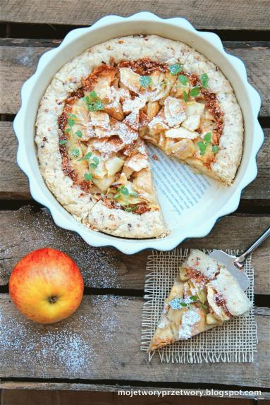 Zdjęcie - Tarta z jabłkami na wyjątkowym kruchym spodzie - Przepisy kulinarne ze zdjęciami