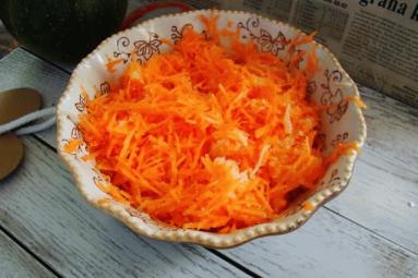 Zdjęcie - Drożdżowe ciasteczka z dodatkiem marchewki - Przepisy kulinarne ze zdjęciami
