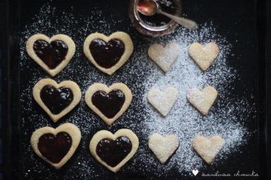 Zdjęcie - Kruche serca z dżemem - Przepisy kulinarne ze zdjęciami