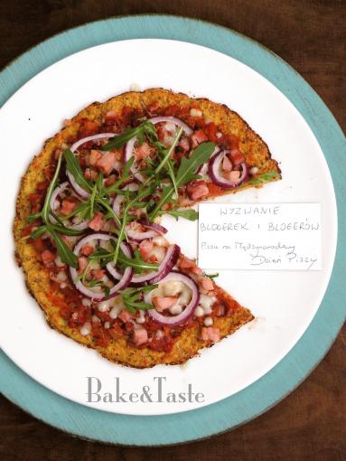 Zdjęcie - Pizza z kalafiora - bez mąki / bezglutenowa : Lutowe Wyzwanie Blogerek i Blogerów - Przepisy kulinarne ze zdjęciami