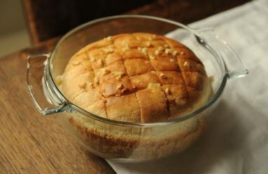 Zdjęcie - Imprezowy chleb czosnkowy - Przepisy kulinarne ze zdjęciami