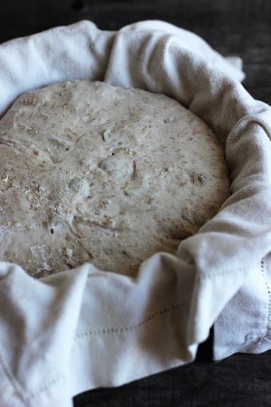 Zdjęcie - Chleb oliwkowy na zakwasie żytnim - Przepisy kulinarne ze zdjęciami