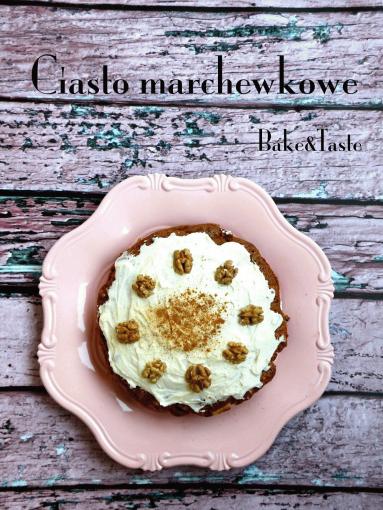Zdjęcie - Ciasto marchewkowe przekładane kremem - Przepisy kulinarne ze zdjęciami
