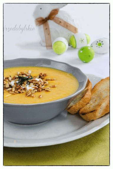 Zdjęcie - Zupa krem jarzynowa z prażonym słonecznikiem - Przepisy kulinarne ze zdjęciami