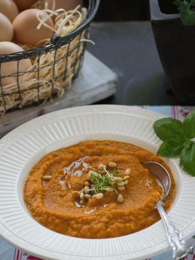 Zdjęcie - Zupa krem z marchwi i pieczonej papryki - Przepisy kulinarne ze zdjęciami