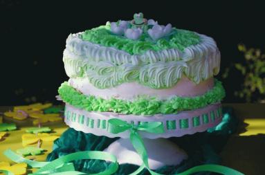 Zdjęcie - Pyszny tort wiosenny śmietanowo-ajerkoniakowy. - Przepisy kulinarne ze zdjęciami