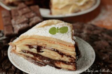 Zdjęcie - Bananowy tort naleśnikowy z toffi i czekoladą - Przepisy kulinarne ze zdjęciami