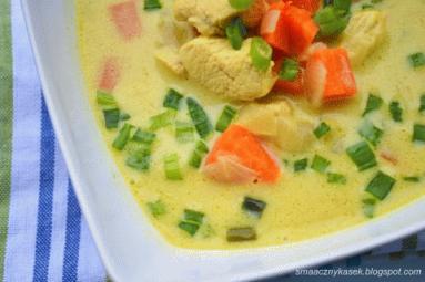 Zdjęcie - Tajska zupa z mleczkiem kokosowym ( Tom Kha Gai) - Przepisy kulinarne ze zdjęciami
