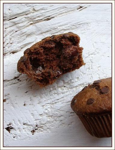 Zdjęcie - Mufinki czekoladowe z wiśniami - Przepisy kulinarne ze zdjęciami