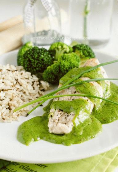 Zdjęcie - Kurczak w zielonym sosie - Przepisy kulinarne ze zdjęciami