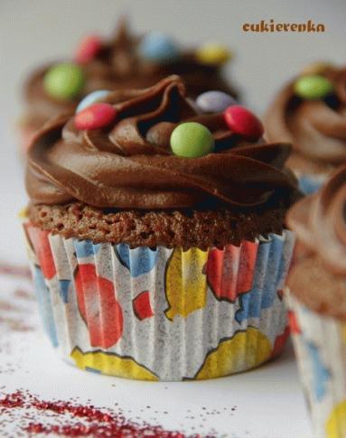 Zdjęcie - Pyszne czekoladowe babeczki pod czekoladowym kremem - Przepisy kulinarne ze zdjęciami