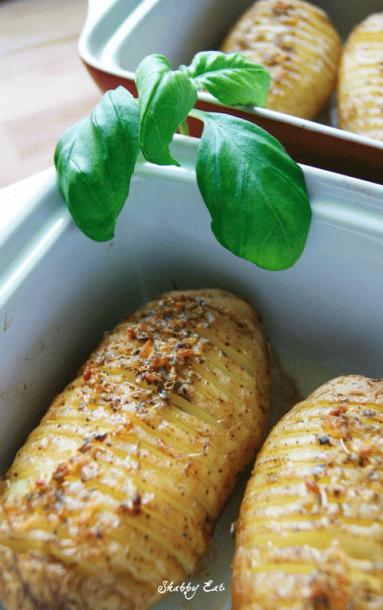 Zdjęcie - Ziemniaki pieczone nacinane - Przepisy kulinarne ze zdjęciami