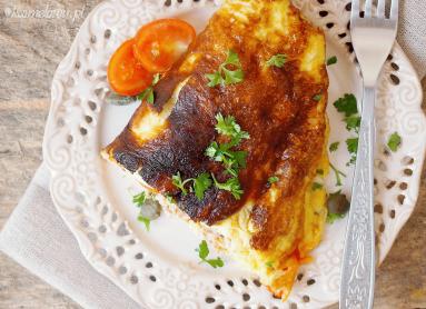 Zdjęcie - Omlet z serem i tuńczykiem/Tuna melt omelets - Przepisy kulinarne ze zdjęciami