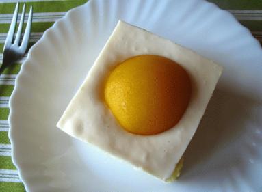 Zdjęcie - Ciasto a la jajko sadzone  :) - Przepisy kulinarne ze zdjęciami