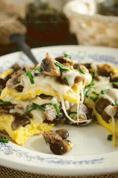 Zdjęcie - Puszysty omlet z pieczarkami - Przepisy kulinarne ze zdjęciami