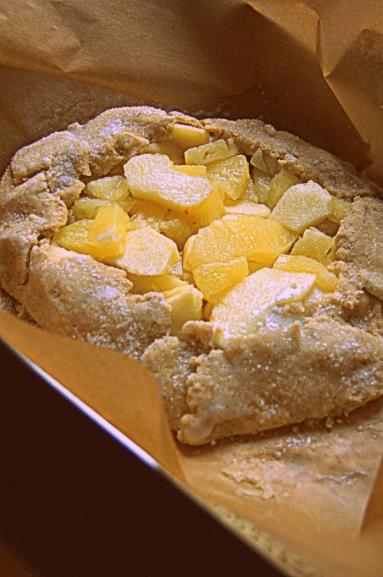 Zdjęcie - Rustykalna tarta z jabłkami i... - Przepisy kulinarne ze zdjęciami