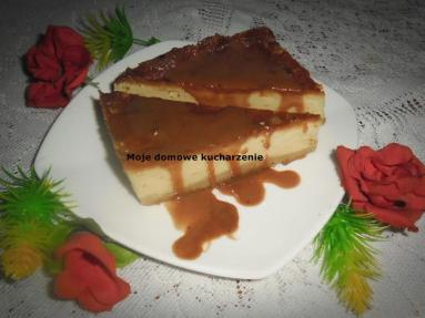 Zdjęcie - Sernik jabłkowy z sosem - Przepisy kulinarne ze zdjęciami