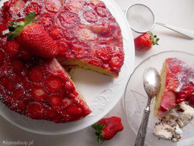 Zdjęcie - Odwrócone ciasto cytrynowo-truskawkowe / Lemon strawberry upside down cake - Przepisy kulinarne ze zdjęciami