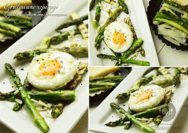Zdjęcie - Grillowane szparagi z jajkiem sadzonym oraz parmezanem - Przepisy kulinarne ze zdjęciami