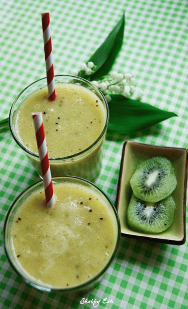 Zdjęcie - Smoothie kiwi z ananasem i KONKURS - Przepisy kulinarne ze zdjęciami
