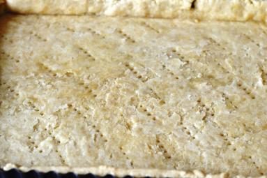 Zdjęcie - Tarta ze szparagami, szpinakiem, serem pleśniowym i olejem rzepakowym - Przepisy kulinarne ze zdjęciami
