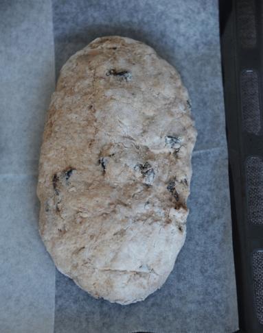 Zdjęcie - Chleb razowy z suszoną śliwką i orzechami - Przepisy kulinarne ze zdjęciami