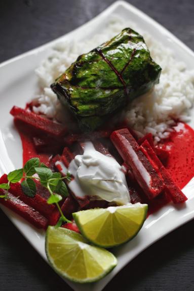 Zdjęcie - Curry z buraka z roladkami z pstrąga - Przepisy kulinarne ze zdjęciami