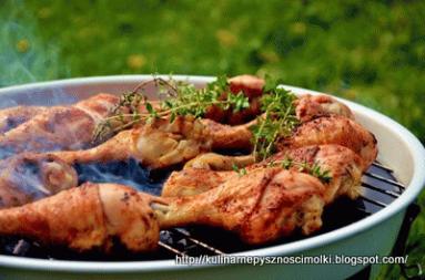 Zdjęcie - Pałki z kurczaka na grzankach czosnkowych z dipem paprykowym z olejem rzepakowym - Przepisy kulinarne ze zdjęciami