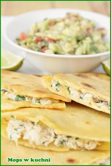 Zdjęcie - Tortille z kurczakiem i guacamole - Przepisy kulinarne ze zdjęciami