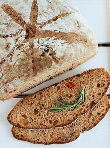 Zdjęcie - Chleb ratatuj na zakwasie - Przepisy kulinarne ze zdjęciami
