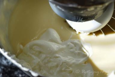 Zdjęcie - Sernik czekoladowy z gruszkami na oleju rzepakowym - Przepisy kulinarne ze zdjęciami