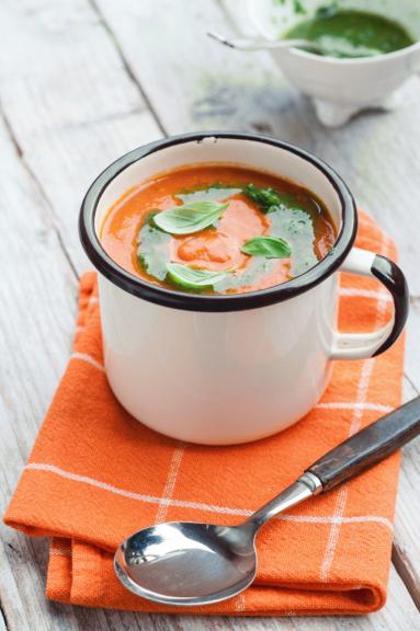 Zdjęcie - Zupa z pieczonych pomidorów - Przepisy kulinarne ze zdjęciami
