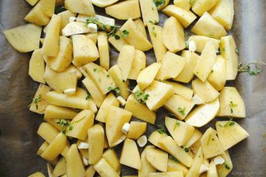 Zdjęcie - Pieczone ziemniaki z cytrynowym tymiankiem - Przepisy kulinarne ze zdjęciami