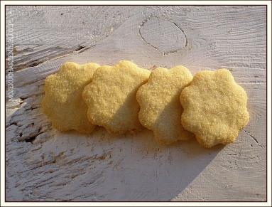 Zdjęcie - Kruche maślane ciasteczka z cukrem - Przepisy kulinarne ze zdjęciami