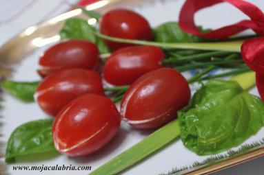 Zdjęcie - Tulipany-pomidorki z ricotta - Przepisy kulinarne ze zdjęciami