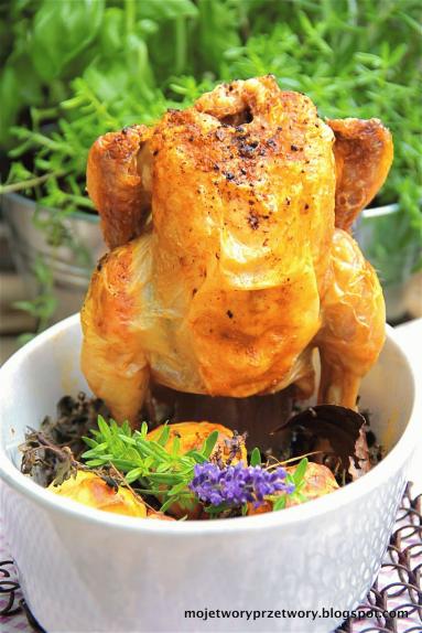 Zdjęcie - Kukurydziany - Kurczak pieczony na butelce w różanych aromatach - Przepisy kulinarne ze zdjęciami