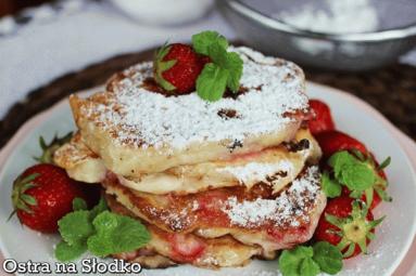 Zdjęcie - Pancakes z truskawkami – bez laktozy - Przepisy kulinarne ze zdjęciami